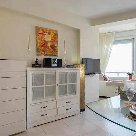 Malagasuite Sea View Apartment